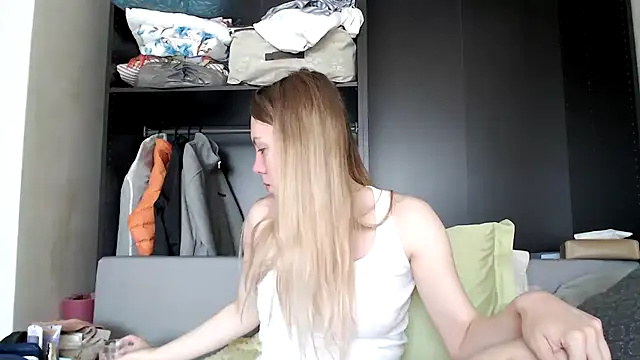 Snapshot of Scarlettford chatting on 09/18/25, 08:06 Scarlettford online show from 09/18/25, 08:06