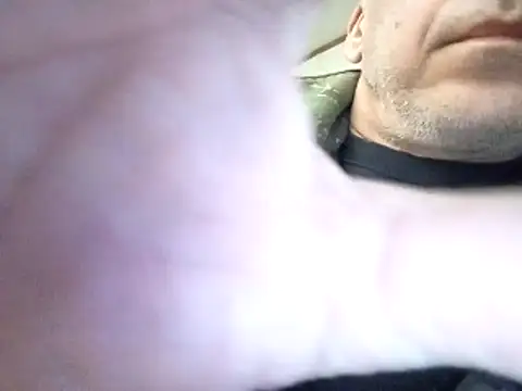 Xoc8  online show from 12/17/25, 06:02