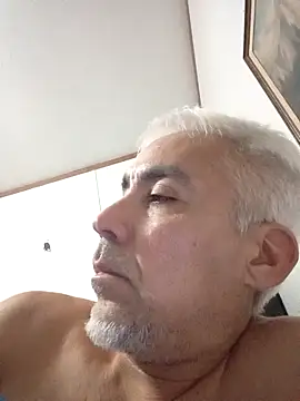 Xoc8  online show from 11/02/25, 05:56