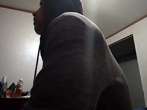 Xoc8  online show from 12/03/25, 12:01