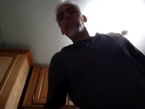 Xoc8  online show from 11/15/25, 10:14