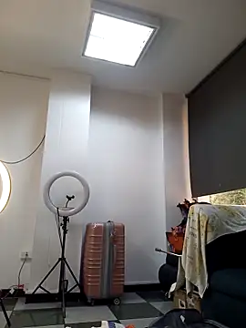 Snapshot of AnthonelaDuque chatting on 11/24/25, 11:32 AnthonelaDuque online show from 11/24/25, 11:32