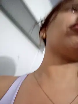 Snapshot of AnthonelaDuque chatting on 11/20/25, 11:33 AnthonelaDuque online show from 11/20/25, 11:33