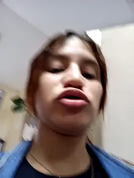 Snapshot of AnthonelaDuque chatting on 12/01/25, 11:33 AnthonelaDuque online show from 12/01/25, 11:33