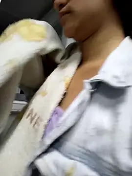 Snapshot of AnthonelaDuque chatting on 12/05/25, 11:31 AnthonelaDuque online show from 12/05/25, 11:31