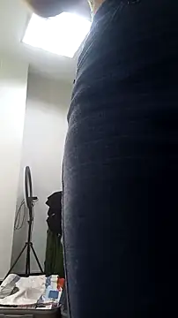 Snapshot of AnthonelaDuque chatting on 11/08/25, 11:36 AnthonelaDuque online show from 11/08/25, 11:36