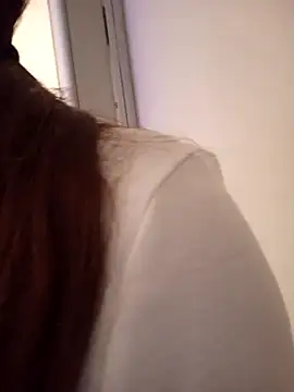 Snapshot of AnthonelaDuque chatting on 11/21/25, 11:31 AnthonelaDuque online show from 11/21/25, 11:31