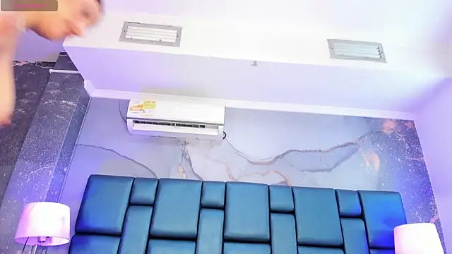 Snapshot of AnthonelaDuque chatting on 10/02/25, 12:08 AnthonelaDuque online show from 10/02/25, 12:08