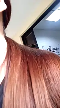 Snapshot of AnthonelaDuque chatting on 11/11/25, 11:27 AnthonelaDuque online show from 11/11/25, 11:27