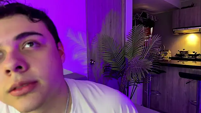 Snapshot of odin_blake chatting on 10/17/25, 02:04 odin blake online show from 10/17/25, 02:04