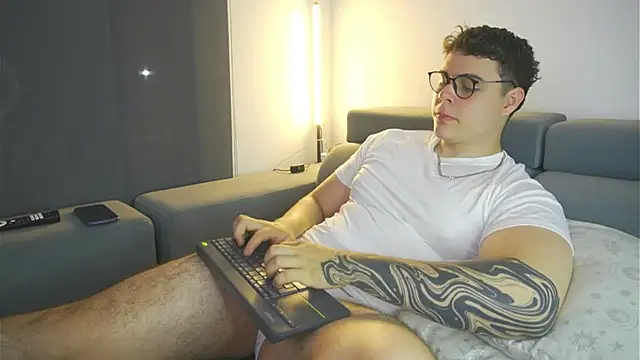 Snapshot of odin_blake chatting on 02/13/25, 02:23 odin blake online show from 02/13/25, 02:23