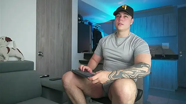 Snapshot of odin_blake chatting on 02/18/25, 12:15 odin blake online show from 02/18/25, 12:15