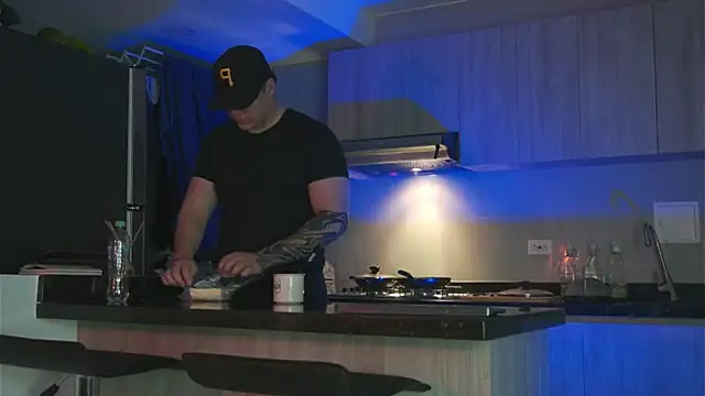 Snapshot of odin_blake chatting on 02/12/25, 07:02 odin blake online show from 02/12/25, 07:02