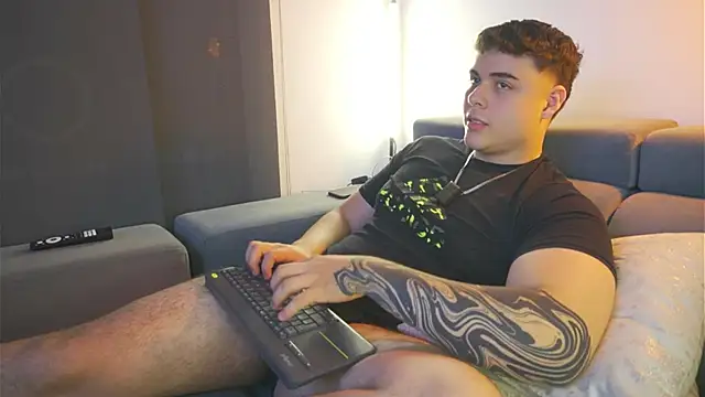 Snapshot of odin_blake chatting on 02/21/25, 02:50 odin blake online show from 02/21/25, 02:50