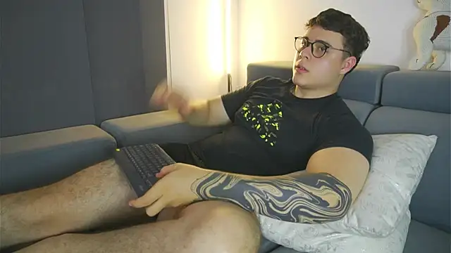 Snapshot of odin_blake chatting on 02/11/25, 05:05 odin blake online show from 02/11/25, 05:05