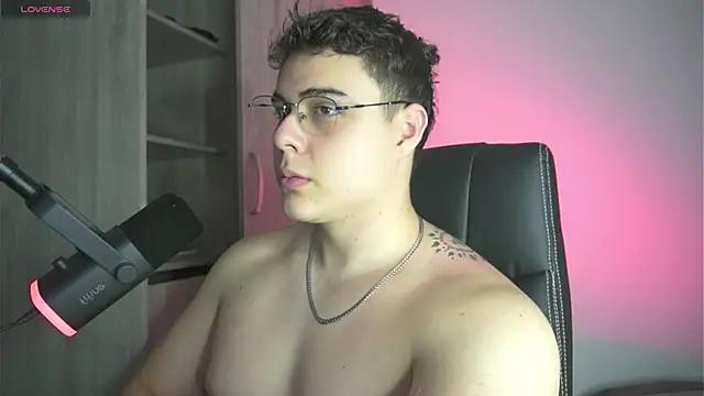 Snapshot of odin_blake chatting on 03/09/25, 12:10 odin blake online show from 03/09/25, 12:10