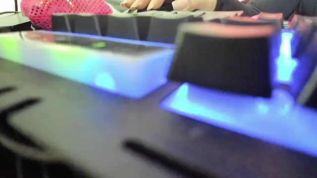 RaelleDarkstar online show from 10/31/25, 01:41