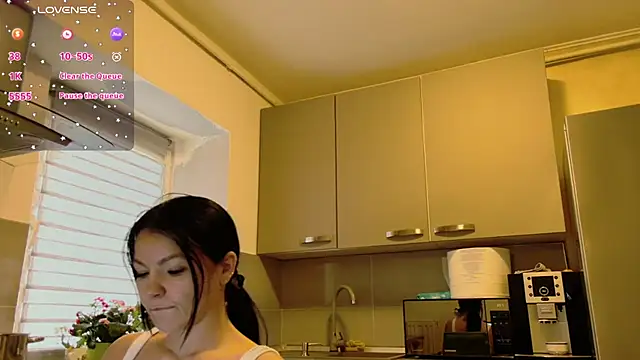 Snapshot of alisoncassie chatting on 04/30/26, 05:03 alisoncassie online show from 04/30/26, 05:03