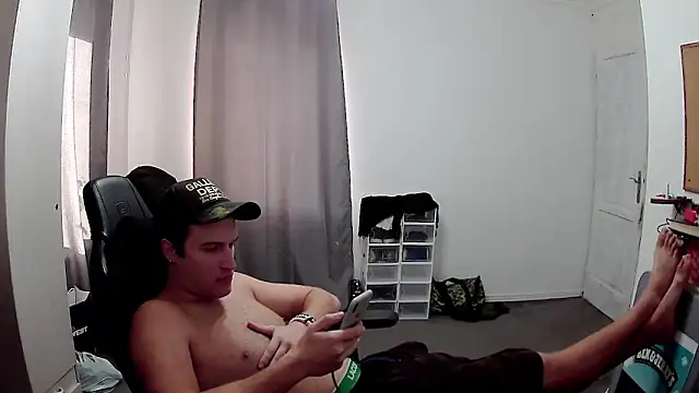 PKrisztian online show from 10/13/25, 01:34