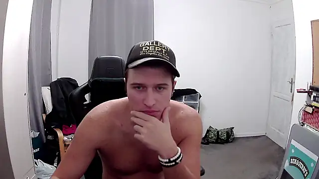 PKrisztian online show from 10/27/25, 08:43