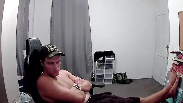 PKrisztian online show from 10/12/25, 06:31