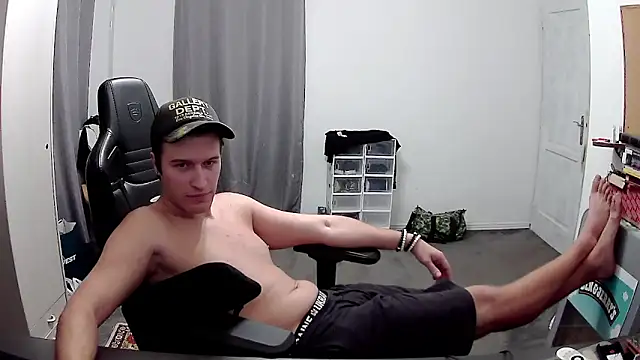 PKrisztian online show from 10/31/25, 03:30