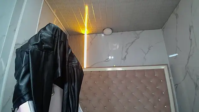 skeler lovd b  online show from 04/22/26, 12:39
