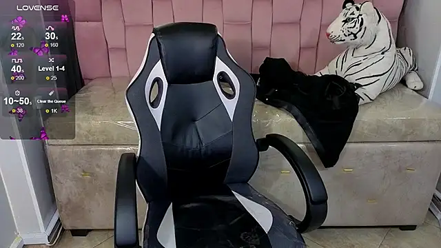 skeler lovd b  online show from 01/14/26, 01:15