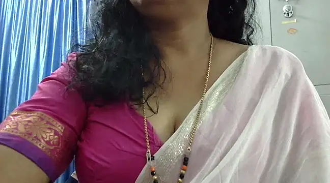 Snapshot of Vijji-telugu chatting on 12/23/24, 04:55 Vijji-telugu online show from 12/23/24, 04:55