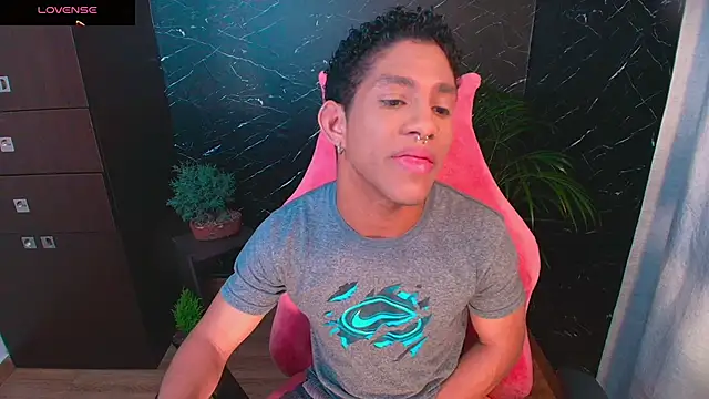 Snapshot of Palo_santo chatting on 10/28/25, 07:07 Palo santo online show from 10/28/25, 07:07