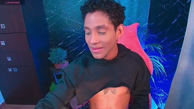 Snapshot of Palo_santo chatting on 10/30/25, 06:38 Palo santo online show from 10/30/25, 06:38