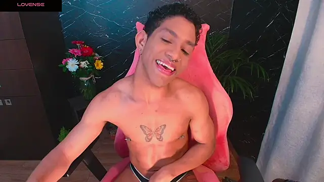 Snapshot of Palo_santo chatting on 10/22/25, 08:03 Palo santo online show from 10/22/25, 08:03