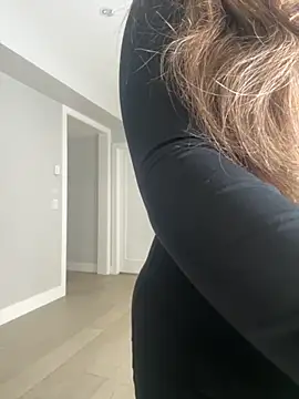 jAsMinE678 online show from 10/28/25, 06:40