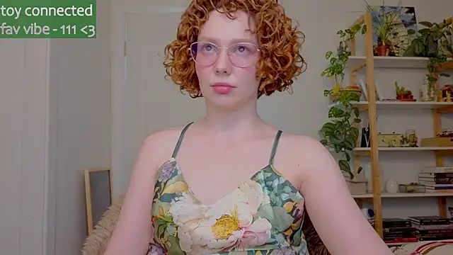 Snapshot of _lightmyfire chatting on 10/01/25, 01:04  lightmyfire online show from 10/01/25, 01:04