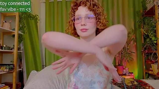 Snapshot of _lightmyfire chatting on 10/09/25, 05:57  lightmyfire online show from 10/09/25, 05:57