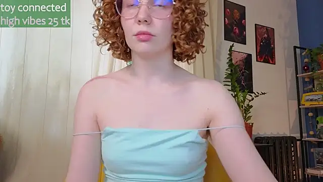 Snapshot of _lightmyfire chatting on 03/10/25, 09:56  lightmyfire online show from 03/10/25, 09:56