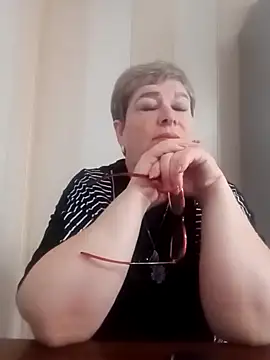Snapshot of Lee_Nell chatting on 03/17/25, 02:19 Lee Nell online show from 03/17/25, 02:19