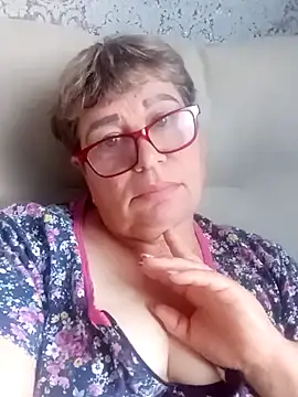 Snapshot of Lee_Nell chatting on 10/26/25, 05:41 Lee Nell online show from 10/26/25, 05:41