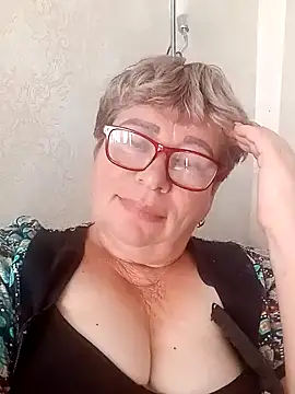Snapshot of Lee_Nell chatting on 10/15/25, 04:11 Lee Nell online show from 10/15/25, 04:11