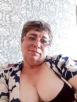 Snapshot of Lee_Nell chatting on 02/17/25, 07:04 Lee Nell online show from 02/17/25, 07:04
