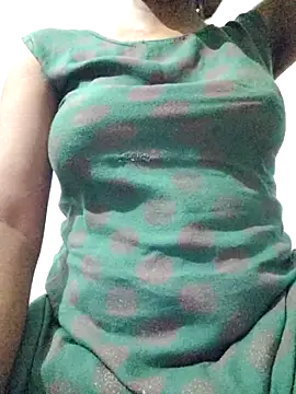 rituporna2004 online show from 04/23/26, 12:28