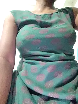 rituporna2004 online show from 04/19/26, 01:56