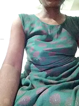 rituporna2004 online show from 01/16/26, 04:38