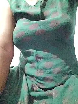 rituporna2004 online show from 04/05/26, 01:56