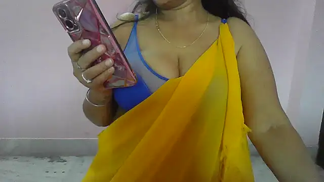 Snapshot of my-laila chatting on 12/15/25, 05:02 my-laila online show from 12/15/25, 05:02