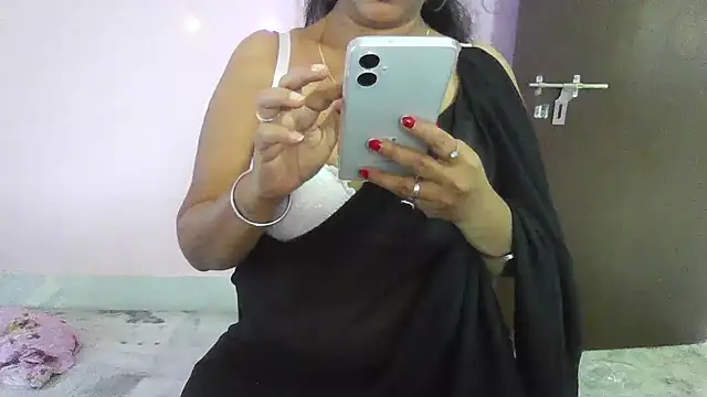 Snapshot of my-laila chatting on 11/08/25, 06:28 my-laila online show from 11/08/25, 06:28