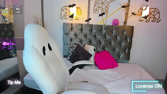 SalmaZaman online show from 10/20/25, 06:08