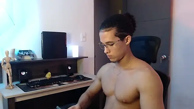 Snapshot of alejo_x3 chatting on 12/05/24, 02:26 alejo x3 online show from 12/05/24, 02:26