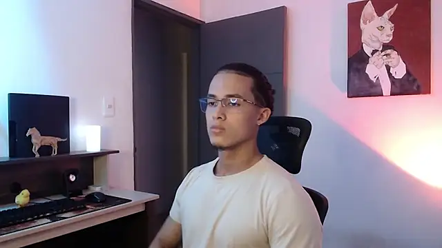 Snapshot of alejo_x3 chatting on 12/27/24, 11:21 alejo x3 online show from 12/27/24, 11:21