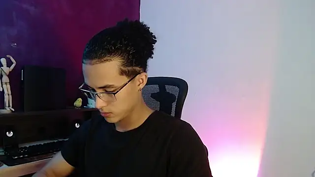 Snapshot of alejo_x3 chatting on 03/16/25, 01:59 alejo x3 online show from 03/16/25, 01:59